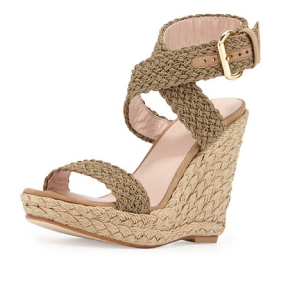 Stuart Weitzman Alex Crochet Wedge Sandal. Color Swamp - Picture 1 of 8